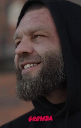 Jaki rasizm. Świrowanie pawiana i oczernianie, a nie rasizm. Wściekły obrońca granic #gromda #polska