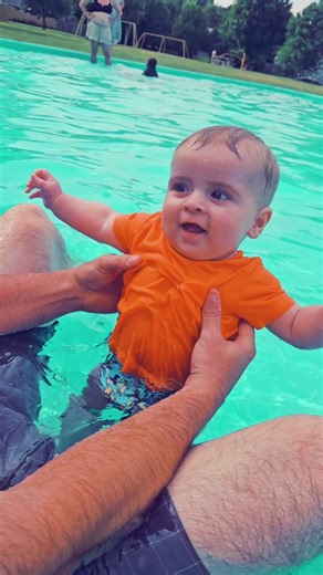 Swim swim swim #baby #babytiktok #summer #swimming #pool #happy #splashsummervibe #splash #6months #babyboy #sunshine