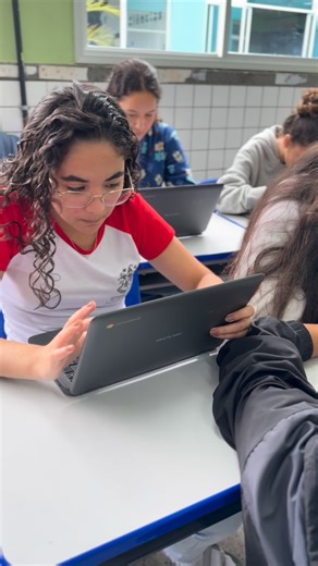 CEEFMTI Daniel Comboni- Ecops on Instagram: "🏡 “Casa dos Sonhos” A Atividade Casa dos Sonhos nasceu da parceria inspiradora entre os professores @lidiane_bianquini_ @roberto.dias.184 e @kahyna_pereira unindo saberes de Desenho Técnico, Matemática e Projeto de Vida em uma proposta criativa e significativa para o desenvolvimento integral dos estudantes. A partir da ideia de planejar e projetar a casa dos seus sonhos, os estudantes puderam colocar em prática conceitos matemáticos aplicados à const