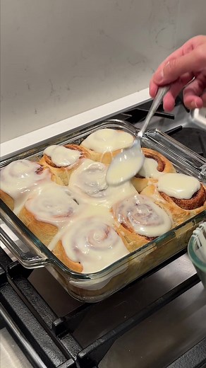 How to Make Perfect Cinnamon Roll Icing at Home