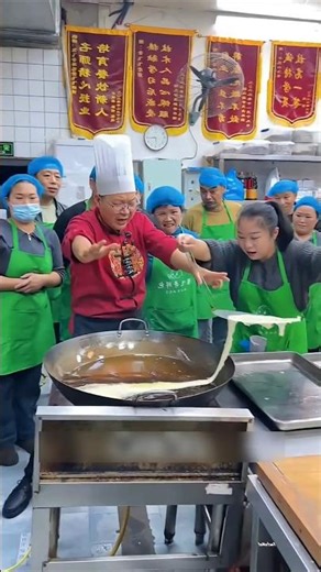 hotel owner teaches how to make dosa #shorts #viralshorts