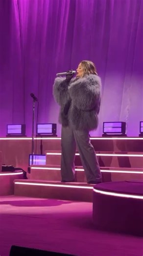 Hilary Duff Tour Info 🪩🍒 on Instagram: "Hilary Duff performing “Wake Up” in Brooklyn, NY tonight — via @phaedraphaded #hilaryduff #wakeup #smallroomsbignervestour #smallroomsbignerves"