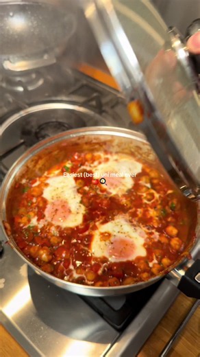 Chickpea shakshuka — easy North African breakfast for students