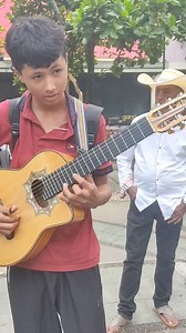 2.2M views · 75K reactions | IMPRESIONANTE ESTE CHICO DE 14 AÑOS TOCA EL PAJARO CAMPANA | La Reina Del Parque Berrio | Facebook