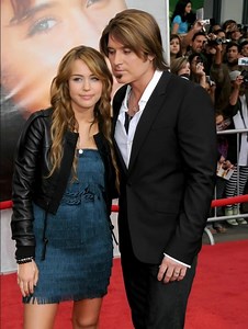 85K views · 110 reactions | “Freshly divorced… already remarried?!”  At 62, he wasted no time starting over with a much younger star — and now their wedding photos have everyone saying the same thing. See what he looked like walking down the aisle in the comments below  | Just About Interesting | Facebook