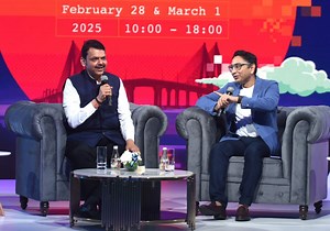 Maharashtra CM Devendra Fadnavis Outlines Maharashtra's Tech-Driven Future at Mumbai Tech Week 2025