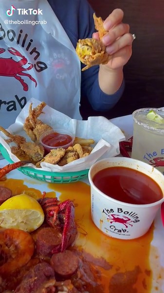 Delicious Fried Soft Shell Crab with Homemade Sauce
