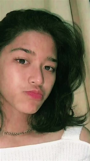 Elegant Styling of Sleeveless Tops for Women