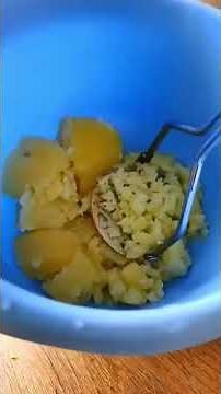 Кюфтенца от тиквички и картофи 🧆 #cooking #рецепти #home