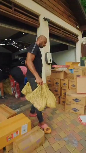 Today, Alyshia and I, along with our team, packed groceries, toiletries, and essential supplies for families in Georges Valley, St. Elizabeth, the hometown of @junellebromfield 💚💛🖤 This effort was made possible through the generosity of @nojo18 , and the Lyles Brothers Foundation, reminding us how powerful it is when the sports community comes together to give back in Jamaica’s time of need 🙏🏽🇯🇲 | Asafa Powell