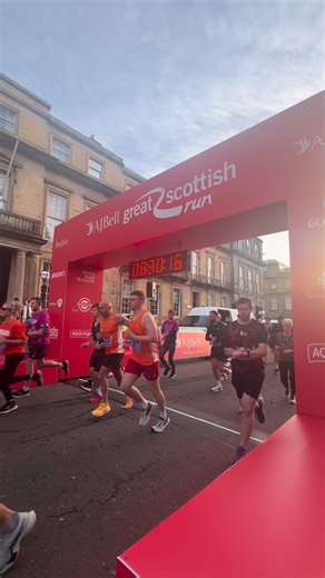 Off they go! 🚀 The 10k is underway - good luck to everyone 🌟👏 #GreatScottishRun | Great Scottish Run
