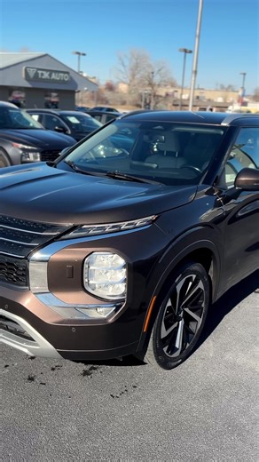 🚙 2022 Mitsubishi Outlander SEL – $20,500 (Clean Title) Available at TJK AUTO 📍14227 S st. Omaha, NE 68137 Looking for a versatile family SUV with third-row seating, all-wheel capability, and premium features? Check out this 2022 Mitsubishi Outlander SEL 4WD – offering spacious seating for up to 7, advanced safety tech, leather interior, and solid fuel efficiency. With a clean title and accident-free history, this vehicle runs and drives excellent. ✅ Clean Title – Accident-Free History ✅ 81,43