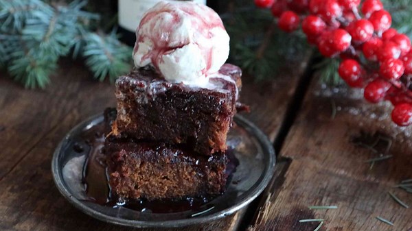 The stickiest date pudding you need this holiday season!