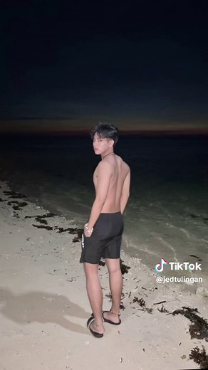 Night Beach Photo Poses: Men's Best Poses for Stunning Beach Photos at Night