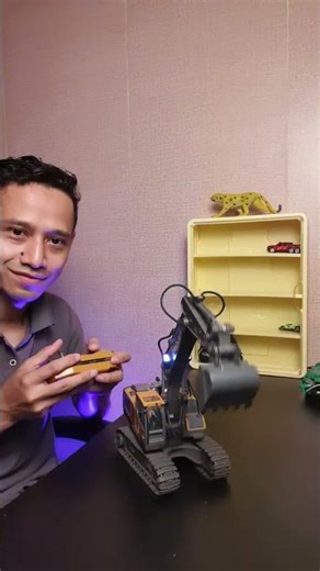 RC Excavayor Yigong 11 channel #rcexcavator