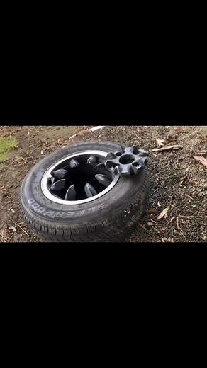 Flash new 2 piece Aluminium wheel for sale 😂 GET AMONGST this deal! 😂 Thanks to Mac Fraser and family stopping to lend a hand. Was like a Formula 1 pit stop and we’re rockin again 😂🤘 | Octane Fix Online
