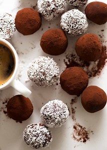 Easy Chocolate Truffles