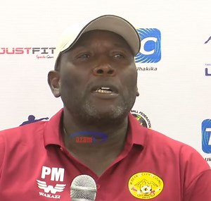 SIMBA vs MBEYA CITY: “Ratiba imetubana sana” Kocha wa Mbeya City Patrick Mwangata anasema wamekuwa wakisafiri umbali mrefu kutoka kito kimoja kwenda kingine kwa ajili ya mechi za NBC Premier League lakini mechi ya kesho watapambana washinde. Kwa upande wake mchezaji Sudi Dondora anasema wamejiandaa vema kwa ajili ya kuikabili Simba. Mechi itapigwa saa 1:00 usiku LIVE #AzamSports1HD (Imeandikwa na @allymufti_tz) #NBCPL #NBCPremierLeague | AzamSports