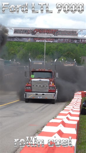Beautiful Ford LTL 9000 racing machine with the exhaust malfunction. #fordltl9000 #diesel #semidragracing | BUILT Diesel MAFIA