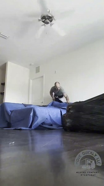 Wrapping in speeded motion💪🚛 #moving #viral #shorts