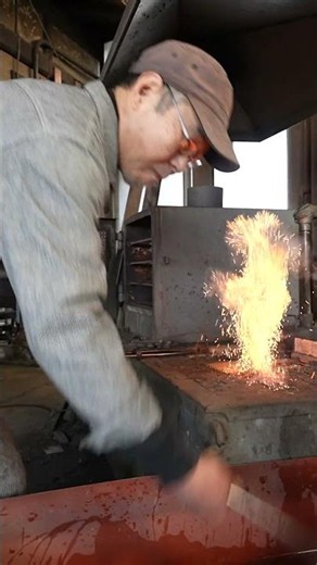 １００年続く鍛治工房！丹精込めた１本の包丁作りに密着