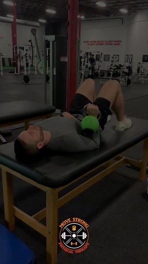 Feeling a pinching pain 💥 on the front side of your shoulder? This can happen when our shoulder blade does not have enough movement options, placing increased stress on your shoulder. If this sounds like you give this hooklying armbar a shot! 👉 Grabbing a light KB lay on your back gently reaching your arm towards the ceiling. From here, slowly think about spinning your arm turning your bicep down. Once your bicep is turned down, slowly begin turning in the opposite direction until your bicep i