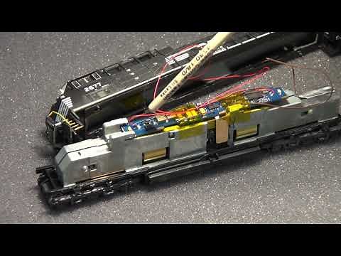 INSTALLING N-SCALE ESU SOUND DECODER SD70M-2