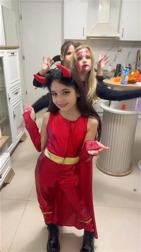 Spooky scary skeletons dance #andriana #alenaandprincess #halloween