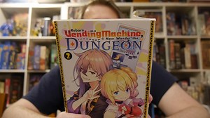 A human has reincarnated into an alternate fantasy world as Boxxo the vending machine! His ability to offer any item he purchased in his previous life has made him wildly popular in a place where such convenience was once unheard of. But just when Boxxo and his partner--the deceptively strong Lammis--get invited to join a famous party, a new threat emerges! COLOSSAL TROUBLE HAS COME ROLLING IN!! Story: Hirukuma Art: Kunieda Character design: Hagure Yuuki Translation: Alice Prowse Letterer: Chiho