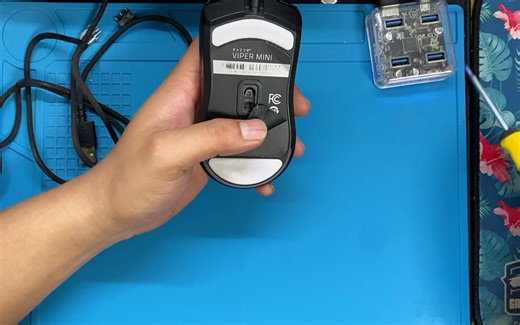 雷蛇毒蝰mini鼠标拆解和滚轮编码器视频教程。解决滚轮回滚，滚轮跳动等问题。