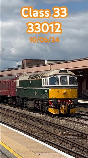 A Rare train Class 33 on the main line 33012 Lt Jenny Lewis RN #trainspotting #class33 #trains