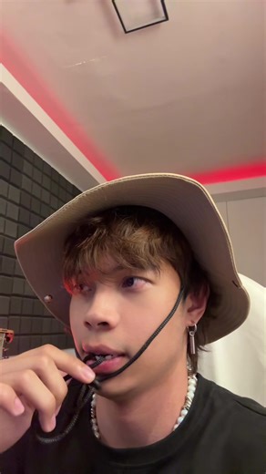 Habibi Dance and Makeup Transition Video