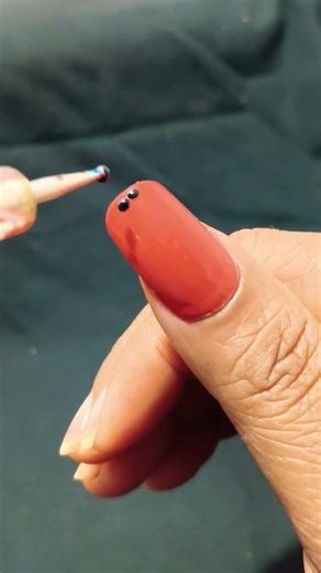 easy dot nail art design #nailart #simplenails #bolleywoodsong #pressonnails
