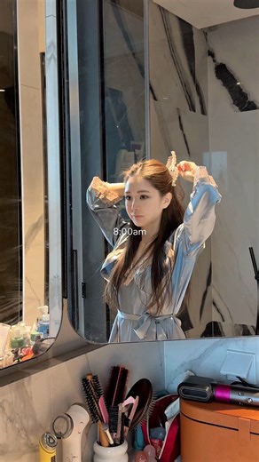 ʏᴇ ᴢɪ on Instagram: "ASMR Before Work Morning Routine You know, just another day before work 😗 영상 속 제품 정보가 궁금하신 분들은 댓글에 “모닝“ 남겨주시면 디엠으로 정보 보내드릴게요 🫶🏻 If you want product details, comment ‘morning’ and I’ll send you a DM 💗 #kbeauty #beautyroutine #morningroutine #morningvlog #asmr"