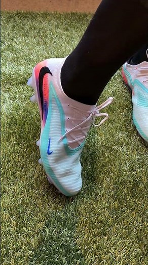 Nike Phantom 6 Low Elite FG Football Boots on feet - United Pack #nike #football #asmr #soccer