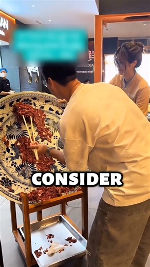 He Risks Everything for the Perfect Grab 😳 (@bac.si.duc.hai on TT)