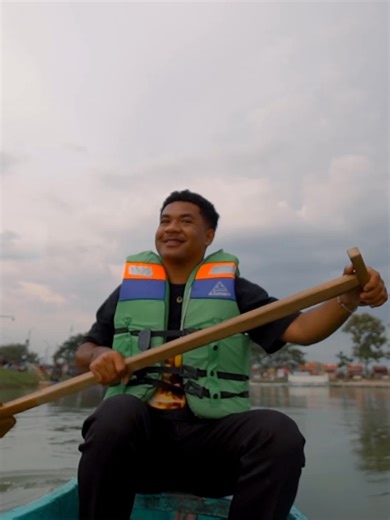 (𝗼𝗳𝗳𝗶𝗰𝗶𝗮𝗹 𝘁𝗲𝗮𝘀𝗲𝗿 🎥) 𝗕𝗢𝗝𝗢𝗡𝗘𝗚𝗢𝗥𝗢: 𝗝𝗲𝗷𝗮𝗸 𝘆𝗮𝗻𝗴 𝗕𝗲𝗿𝘁𝗲𝗺𝘂 Tempat cerita dimulai, tempat rindu berlabuh, dan tempat hati selalu ingin pulang. 🗓️: Kamis, 19 Maret 2026 ⏰: 12.00 WIB 🎞️: All Unigoro's social media platforms Created by @abulfd x Tim Kreatif Unigoro x Tim PMB Unigoro. ©️2026 𝙏𝙪𝙣𝙜𝙜𝙪 𝙖𝙥𝙖 𝙡𝙖𝙜𝙞? 𝙆𝙡𝙞𝙠 𝙬𝙬𝙬.𝙥𝙢𝙗.𝙪𝙣𝙞𝙜𝙤𝙧𝙤.𝙖𝙘.𝙞𝙙 📲 📳 0821-4298-9990 (Whatsapp Centang ✅) 📩 Email : admin@unigoro.ac.id 📸 Instagram : @univ_bojon