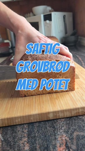 Grovbrød med poteter (63%) grovt. Såå godt! Oppskrift her: https://krem.no/hjem/saftig-grovbrod-med-potet/ | Krem.no