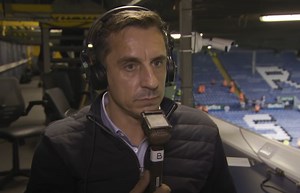 Gary Neville warns Man United & Man City about "serious" rivals for the title