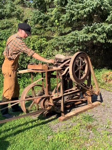 First run of the H B Smith _Sticker_ moulding machine. Powered by a Case VA tractor_ it seems to operate quite well for its age____castironmachines _flatbelt #old #iron #machine #viral #fyp