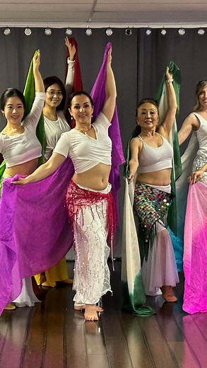 Bellydance class in Bellevue ❤️💕 with #hettatanya #bellydance #dance #class #danceclass #danceworkout #bellevuedance #Nalini #Nalinidance #practice #danceclasses #classonline #bellevue @city_of_bellevue @washingtonbellevue @nallinidance @washington_fams www.NaliniDance.com | Nalini Dance