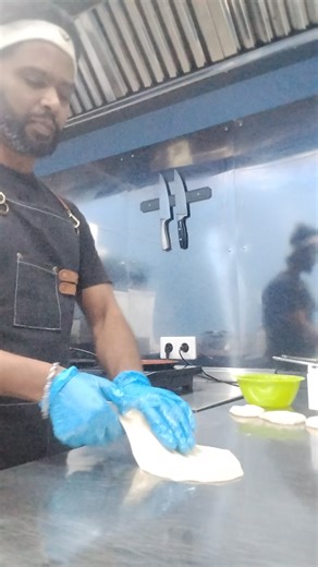 There isn't a Specific method that's why I doing experiments ( නිශ්චිත ක්‍රමයක් නැති නිසා මම අත්හදා බැලීම් කරනවා) ඔබට පුළුවන් එය රස විදින්න,,,, @highlight #fypageシ #viralvideochallenge #srilanka | Kai Fova