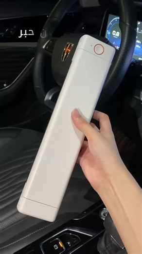 الطابعة الحرارية المحمولة (A4) - رفيقك الذكي في كل مكان! وداعاً لمشاكل الحبر وتكاليفه! نقدم لك الطابعة الحرارية المتنقلة التي تمنحك حرية الطباعة في أي وقت ومن أي مكان، بتصميم عصري وحجم مثالي للحقيبة. أبرز المميزات: تقنية حرارية متطورة: لا تحتاج إلى حبر (بدون حبر تماماً)، تعتمد على الحرارة للطباعة على ورق A4 الحراري. اتصال لاسلكي (Wi-Fi/Bluetooth): اطبع مباشرة من هاتفك الذكي أو اللابتوب بكل سهولة. تصميم مدمج وخفيف: مثالية للطلاب، أصحاب العمل الميداني، والمنزل. استخدامات متعددة: طباعة المستندات، ا