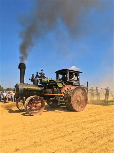 Old John Deere Machines 🔥🔥🔥 #oldmachinery #crawler #deere #john #usa