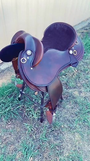 SHELLEY’S Custom Fender #fendersaddle #saddle #horses #stockhorse #fyp #saddlemaker #custom #handmade