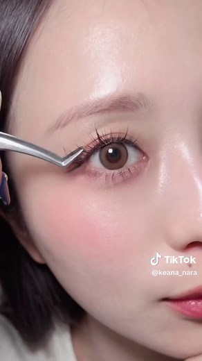 簡単に盛れるワンタッチつけまの革命
