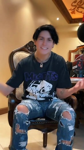 The Hype House (@thehypehouse)’s videos with Young Wild And Free - Snoop Dogg;Wiz Khalifa;Bruno Mars