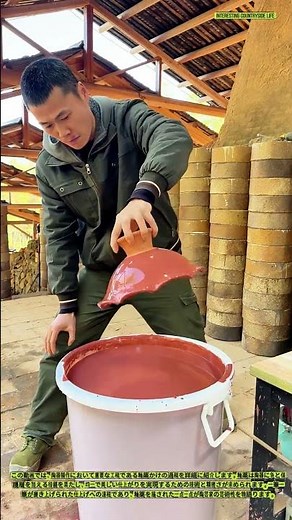 陶器への釉薬かけ：陶器仕上げの技法