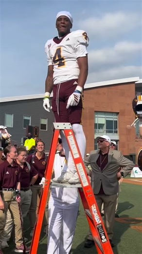 4.9K views · 701 reactions | Central Michigan Football on Reels | Facebook