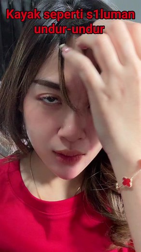 7.8K views · 589 reactions | Kayak seperti s1luman undur-undur. #flip #nia #reelsindo #fypviral #niamanis | Tanteku yang cantik | Facebook